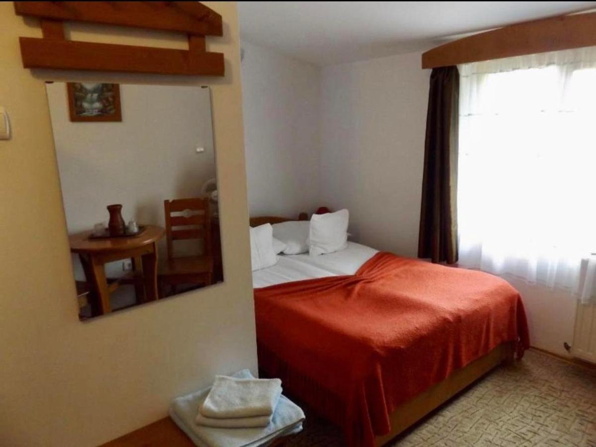 Tulipan Panzio Bed & Breakfast Sfântu-Gheorghe Eksteriør bilde